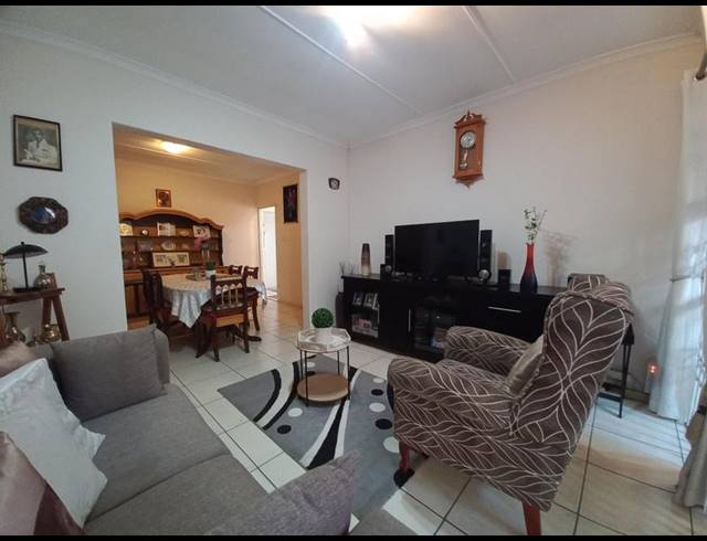 3 BEDROOM HOUSE FOR SALE IN MEREWENT